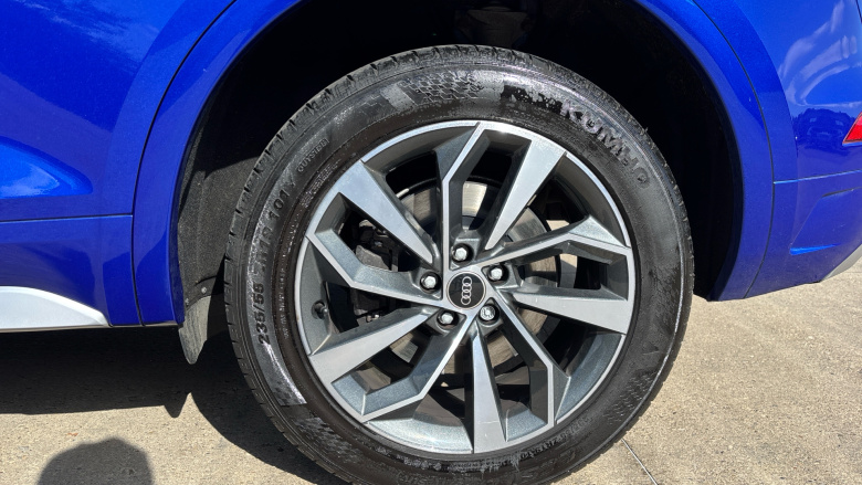 Audi Q5 40 TDI Quattro S Line 5dr S Tronic Diesel Estate